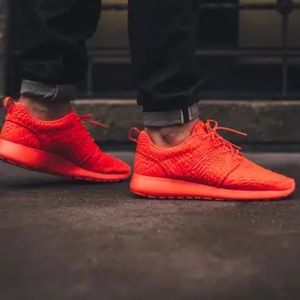 Nike Wmns Roshe One DMB Bright Crimson
